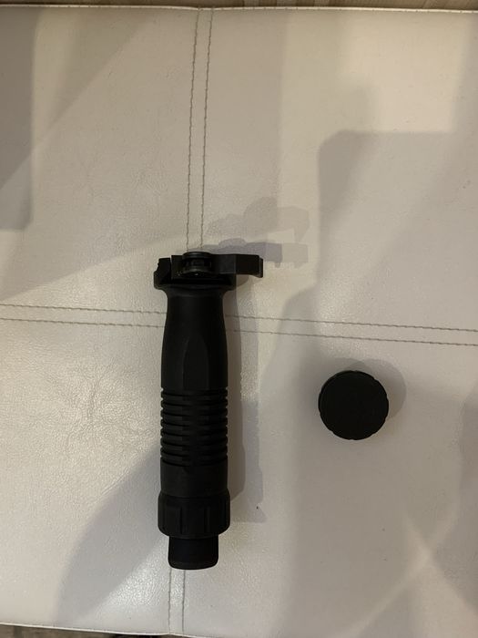 Переднє руквʼя B&T Unigrip QD з інтегрованою сошкою Black