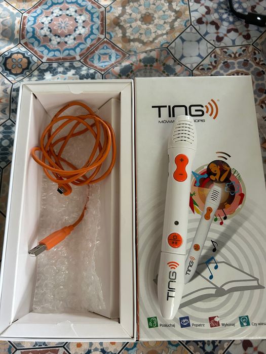 Ting zestaw ksiazek plus dlugopis
