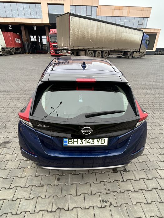 Нісан ліф 2024 року