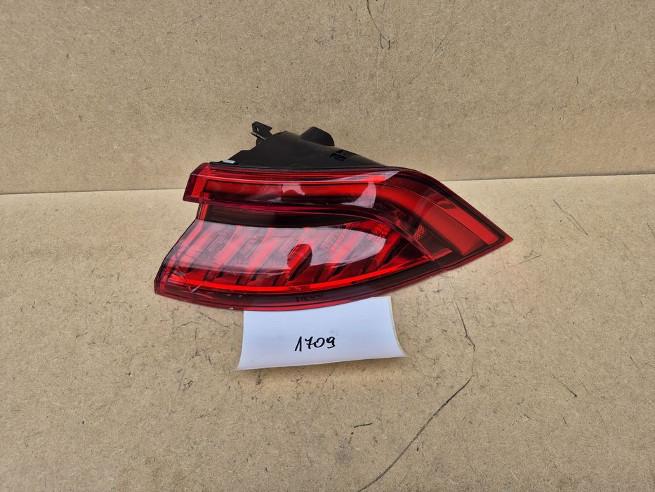 Audi q8 Lampa tyl tylna prawa matrix europejska uszkodzona