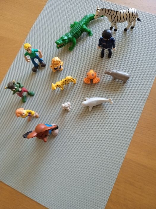 Zabawki figurki różne zwierzątka