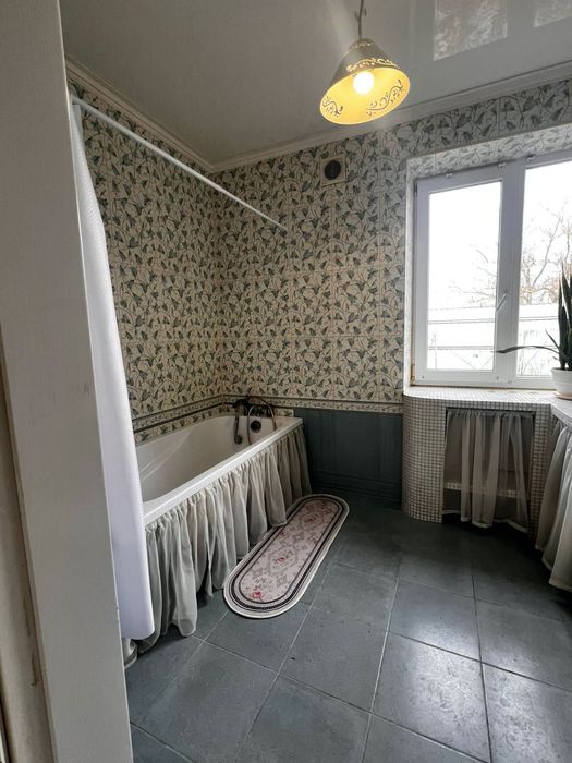 Оренда двоповерхового  будинку