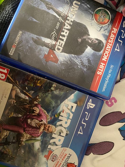 PlayStation 4 Slim 500gb + 2 jogos + comando