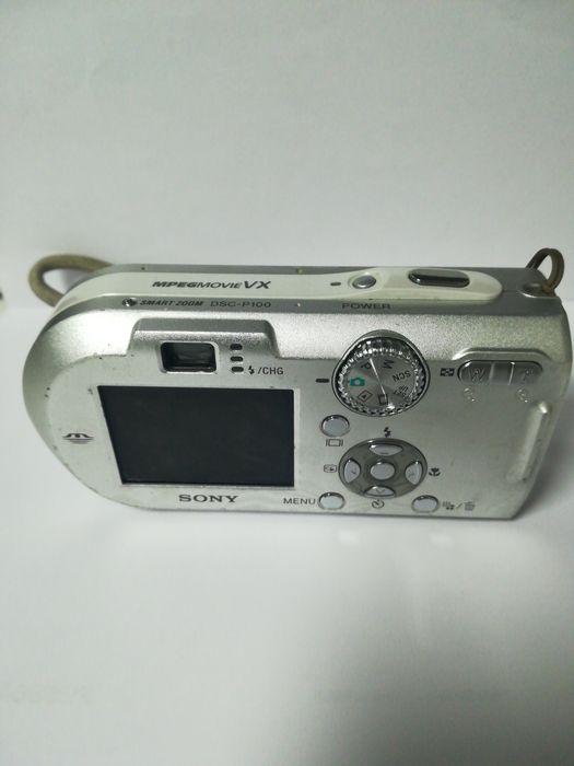 Máquina fotográfica Sony DSC-P100