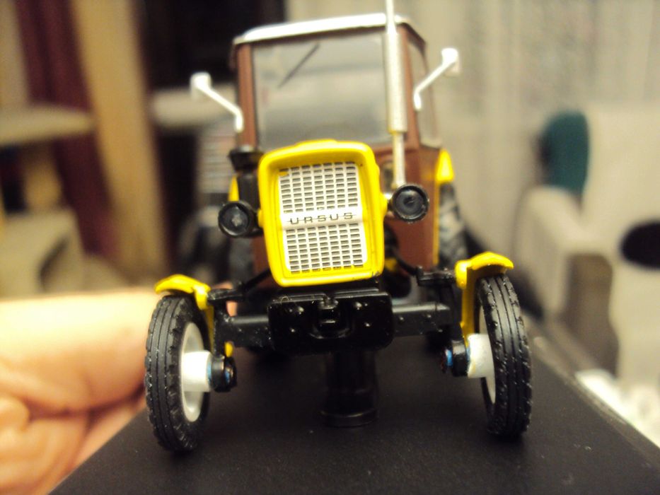 model traktor ursus C -330 konwersja skala 1/43 ixo z przesyłką