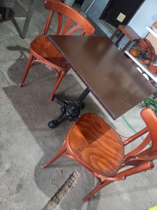 Mesas e cadeiras restaurante