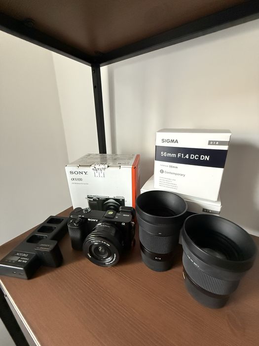 Sony a6100 com lente E PZ 16-50mm F3.5-5.6 + extras