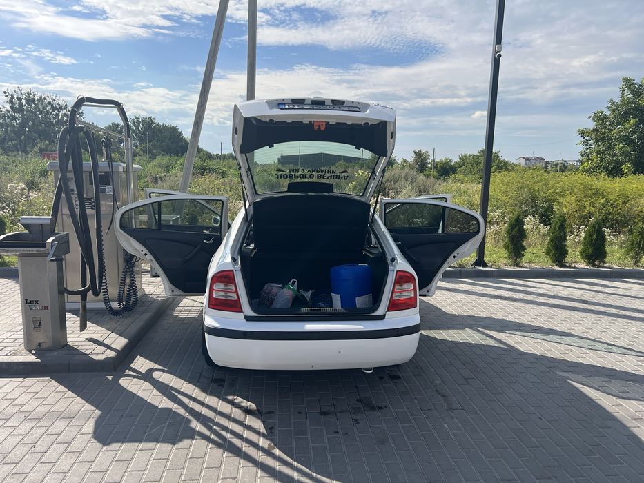 Шкода октавіа  тур.                                                  .