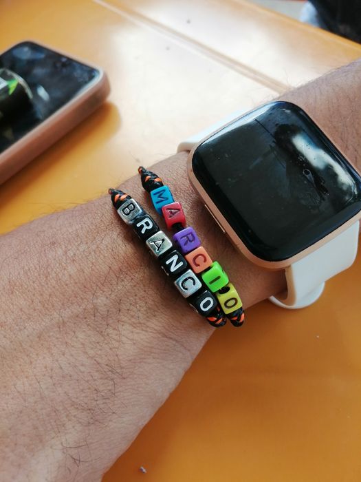 Pulseira com nome missangas