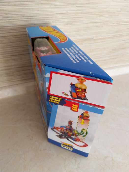 HIT Hot wheels rajdowa burgerownia HW + autko KURIER