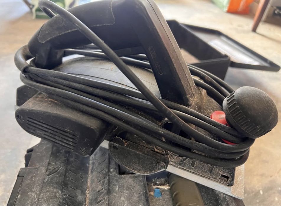 Plaina elétrica Würth Master EH 4 com mala