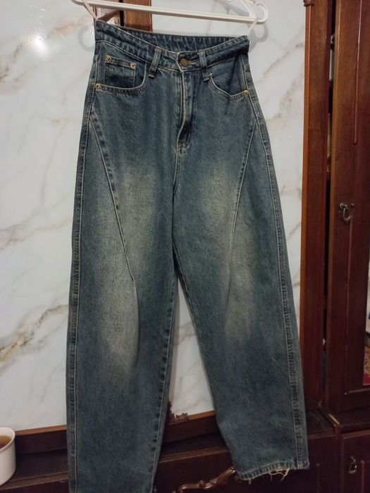 Джинсы багги. Джинсы