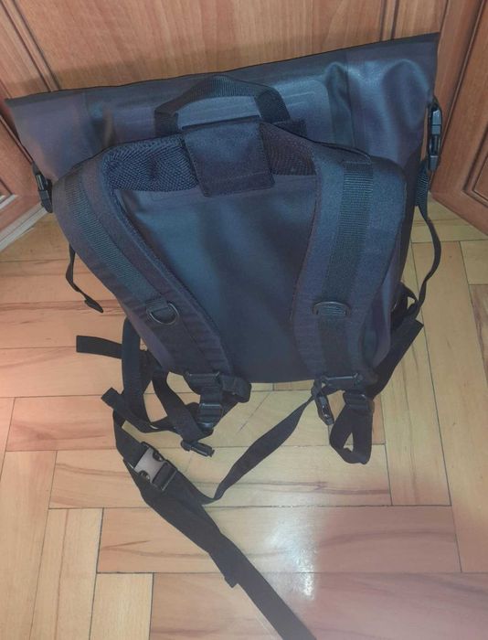 Czarny wodoodporny plecak Tchibo – stan idealny