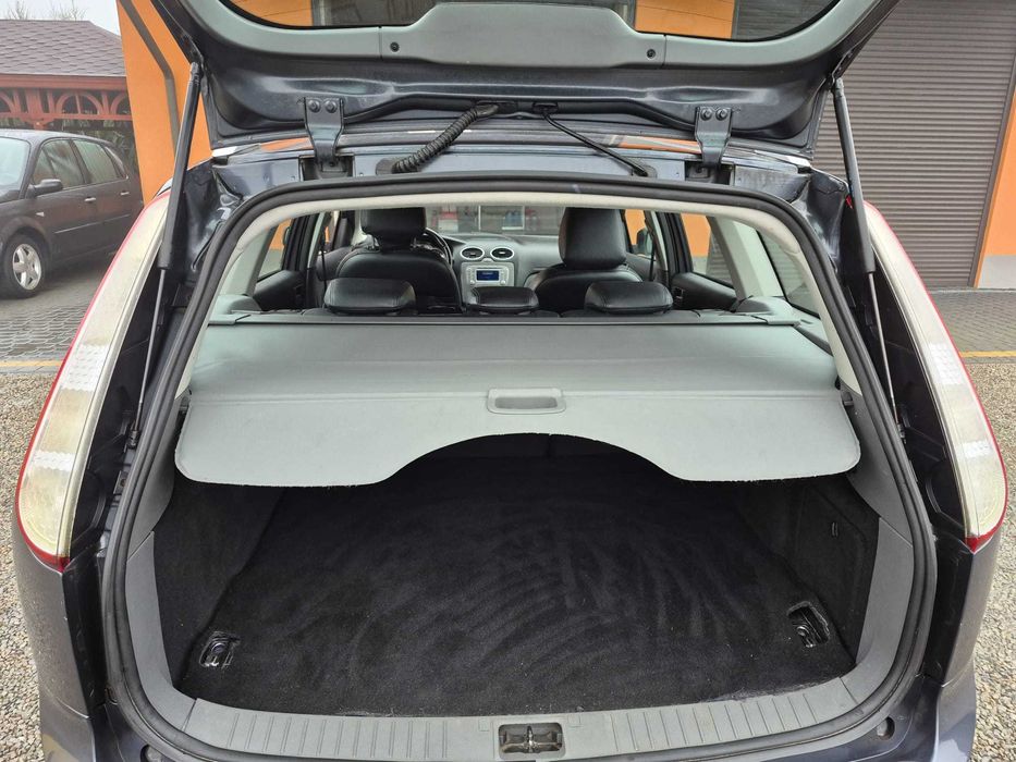 Ford Focus Mk2 1,8 b 2010 rok zadbany klima hak opłacony