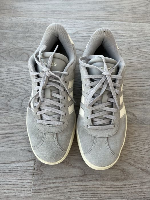 Adidas кросввки