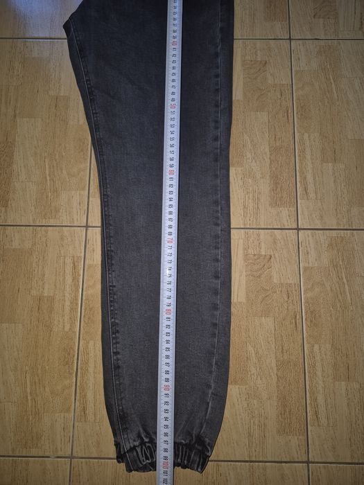 Фірмові Джинси джогери w30