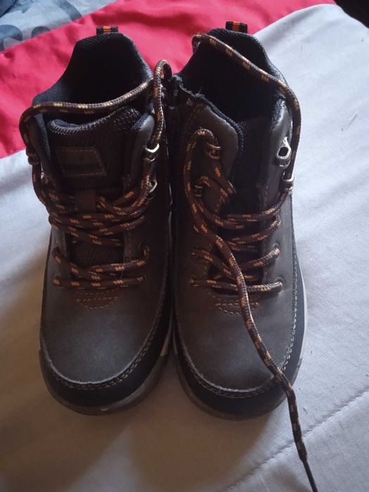Botas de menino novas