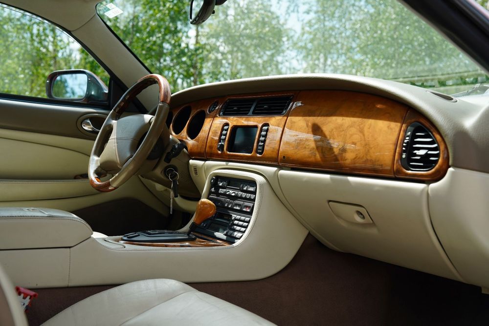 Jaguar Xk8 Jaguar Xk V Km | Klasyczne Gt Z Duszą | R. | Mi