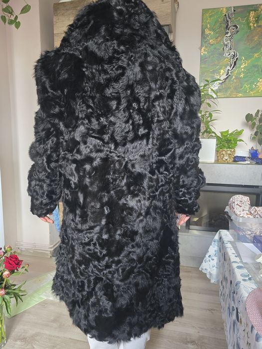 Czarne Futro z karakuł