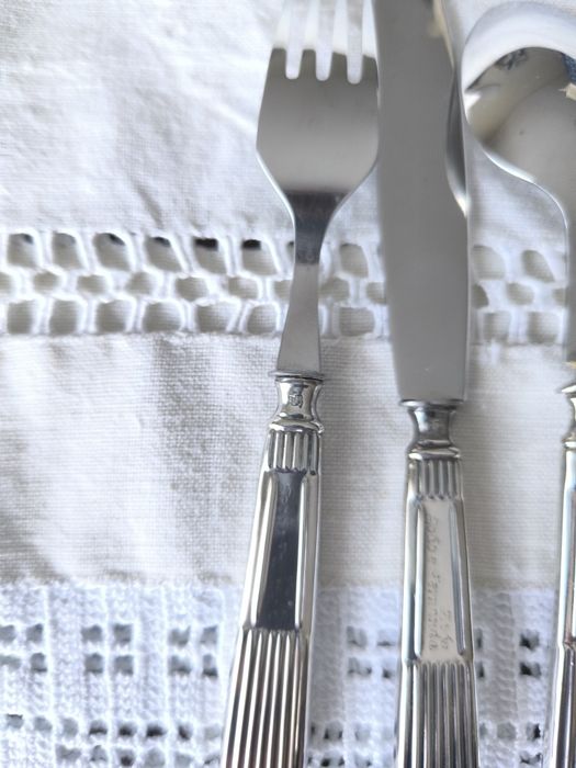 Talheres infantis com cabo de prata