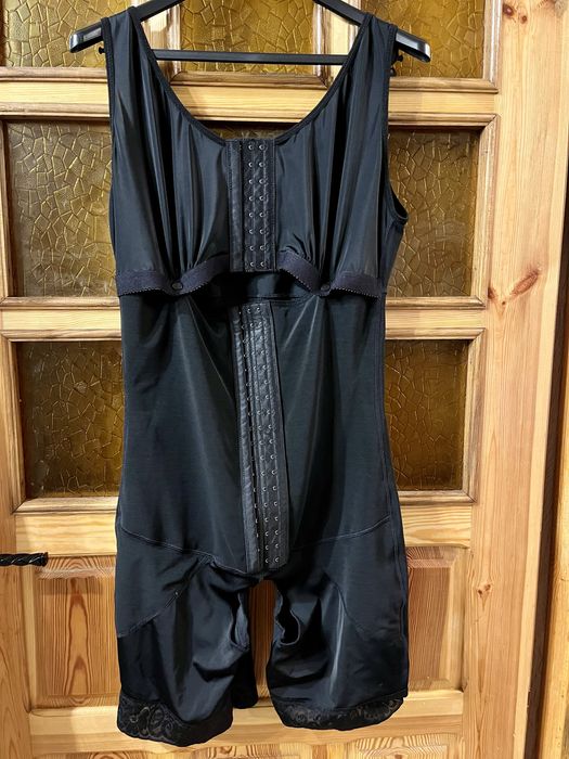 Bielizna wyszczuplająca 48