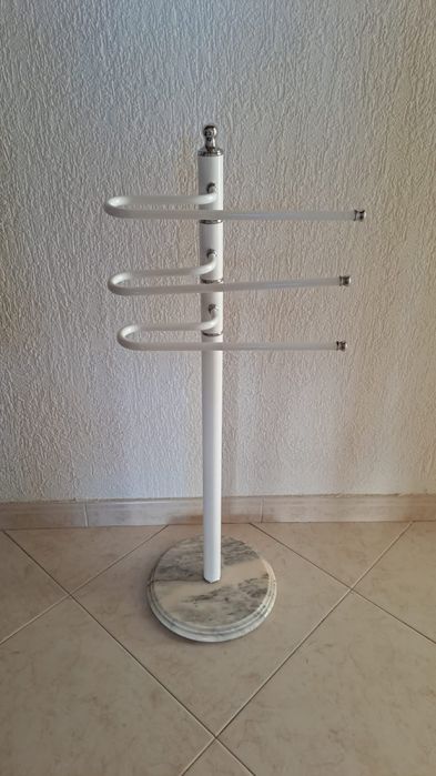 Toalheiro de casa de banho
