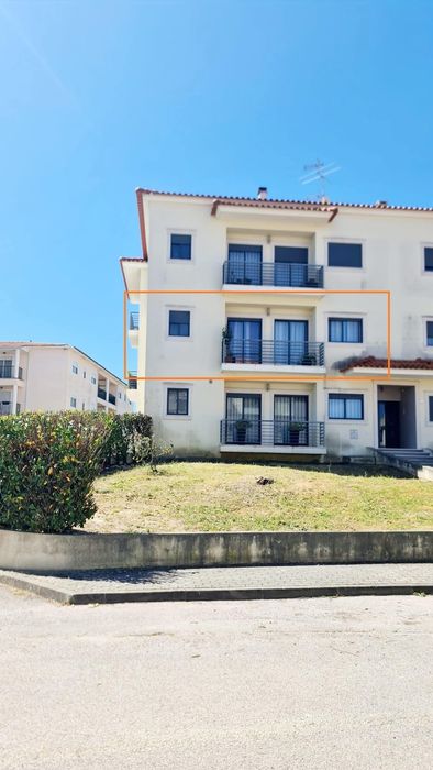 Vende T3 Porto de Mós