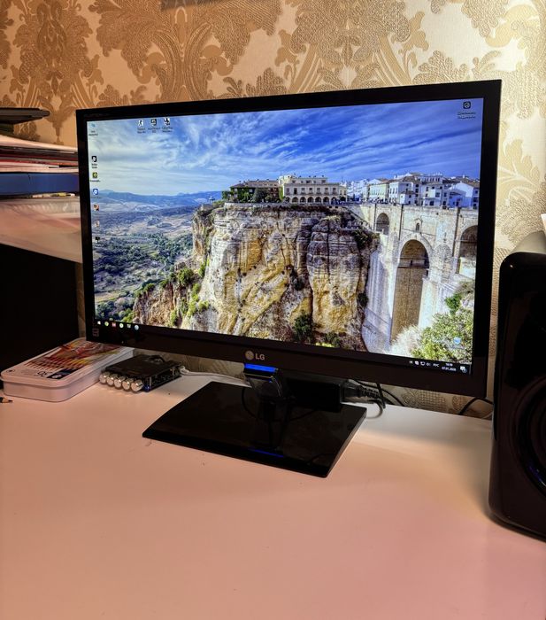 Монітор 24 full hd