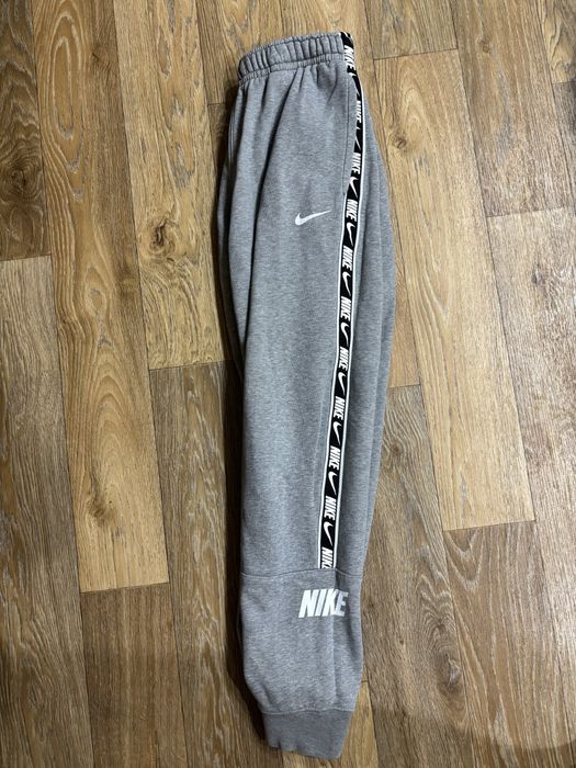 Штани nike        .