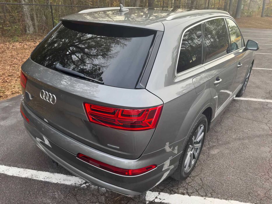 Audi Q7      2018