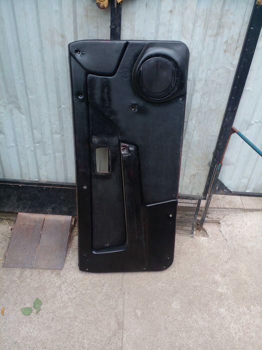 Продаю дверные карты