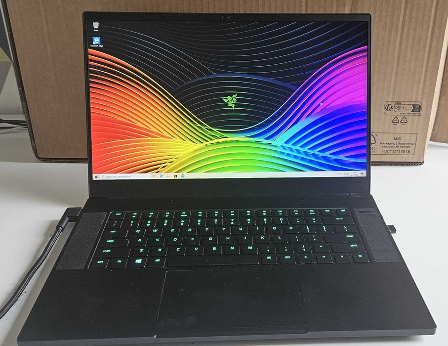 LAPTOP Razer Blade 15 Advanced (2019)  i7 9750H / RTX 2070 MaxQ / 32GB RAM / W10