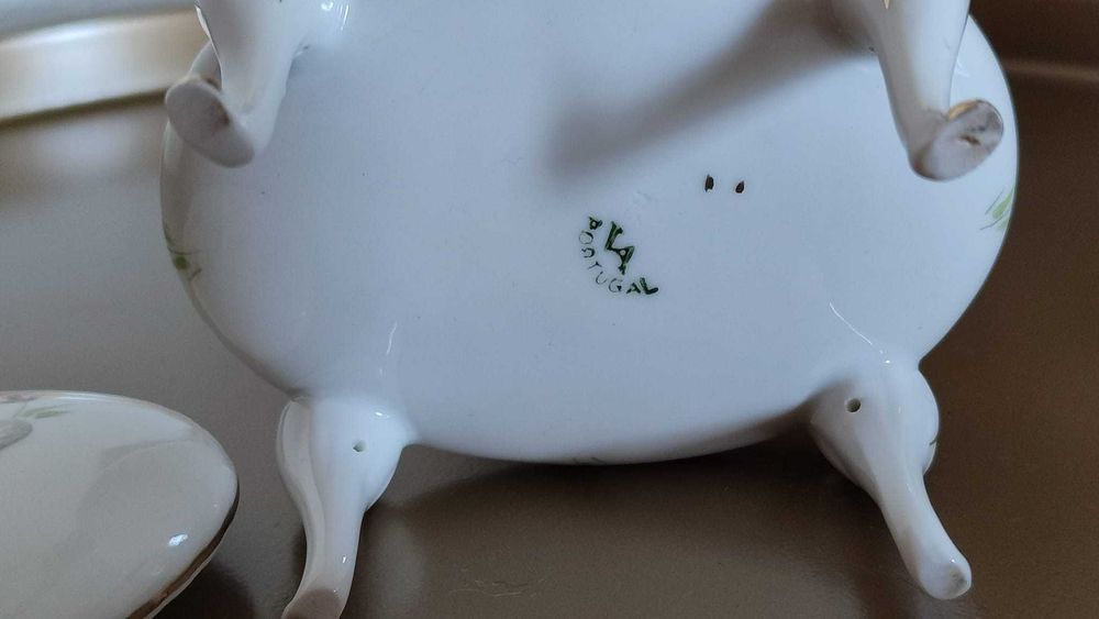 Guarda Joias porcelana Vista Alegre - motivos florais - 1947