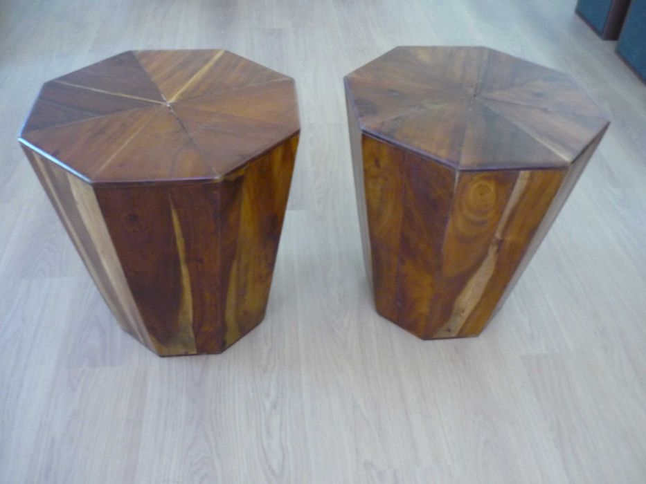 mesas apoio POLYHEDRON area infinitas madeira acácia