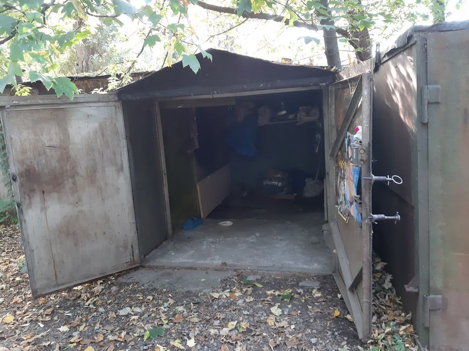 Продам не большой гараж