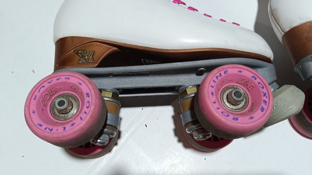 Patins número 35. Competição. Bom estado.