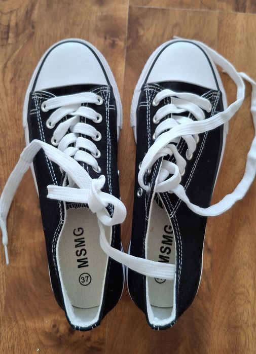 Trampki na grubszej podeszwie