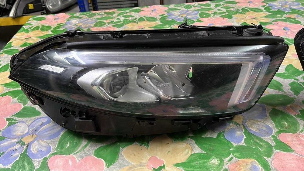 Par de Faróis Mercedes Class A (W177) A 200 d (177.012)
