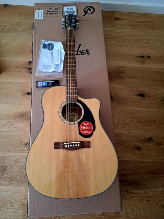 Guitarra Fender CD-60SCE Nat - como nova
