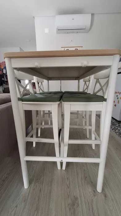 Conjunto Mesa Alta IKEA TOMMARYD + 4 Bancos INGOLF + Almofadas (130x70)