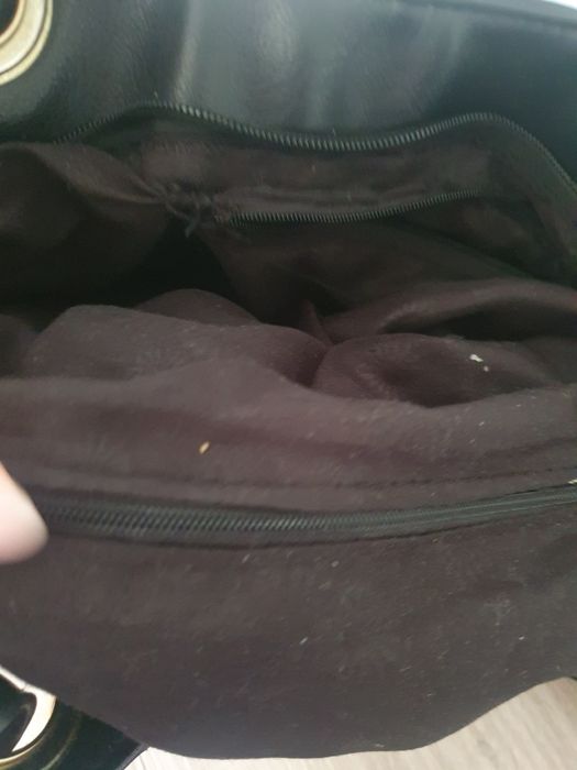 Torebka czarna z ćwiekami na ramię