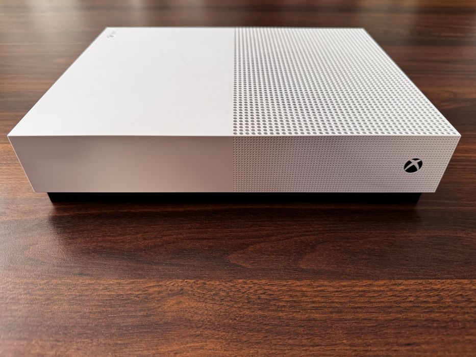 Xbox one S 1TB + Pad