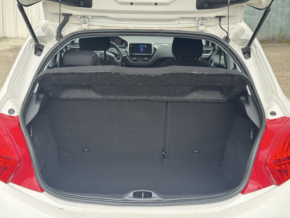 Peugeot 208 1.2 100 mil km revisao feita