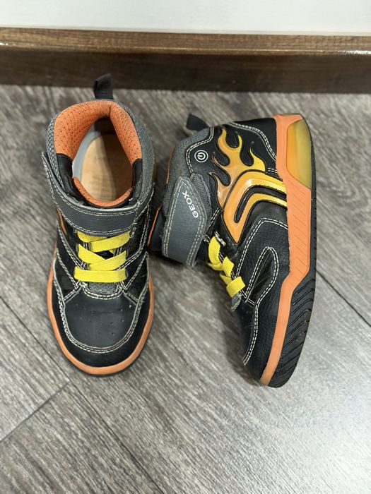 дитячі черевички 29р geox