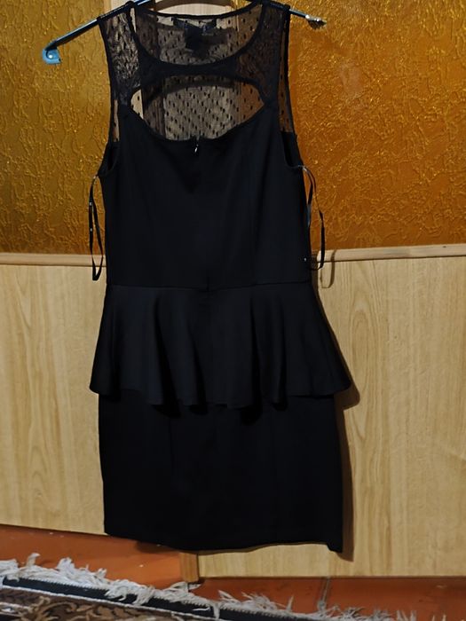Чорна сукня з сіткою