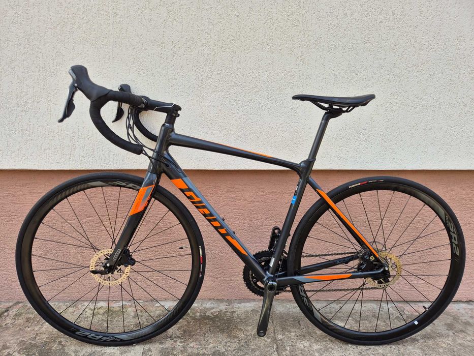 Rower szosowy Giant Contend, hydraulika