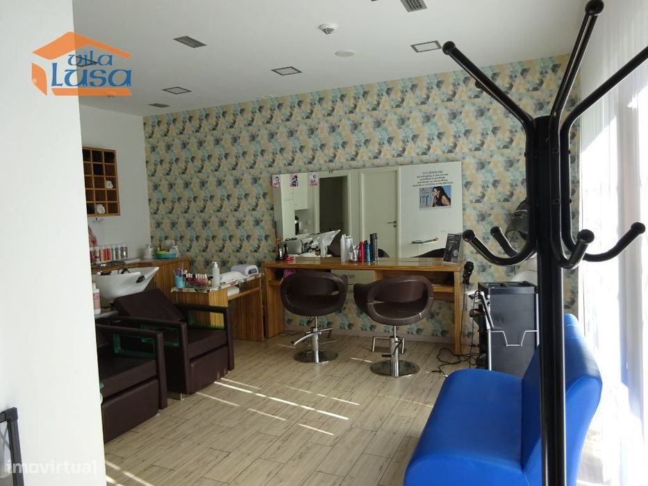 Cabeleireiro e Estética equipado Vilar de Andorinho