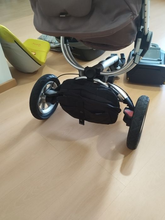 Carrinho Quinny+ ovo+ base isofix