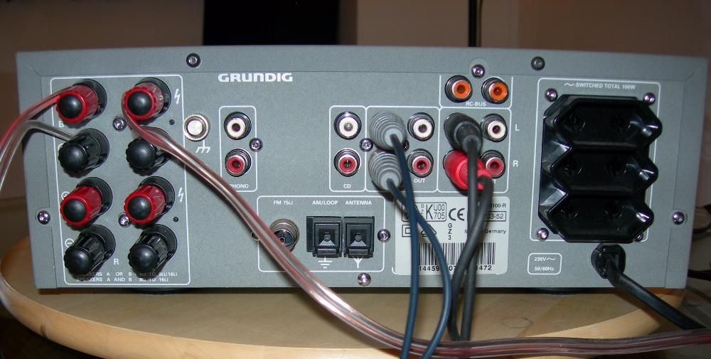 Amplificador GRUNDIG Fine Arts M100-R