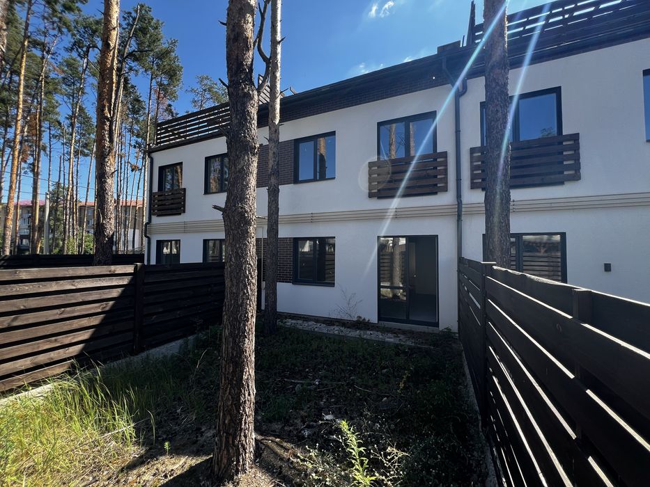 Таунхаус з максимальним оздобленням під фінішний ремонт.